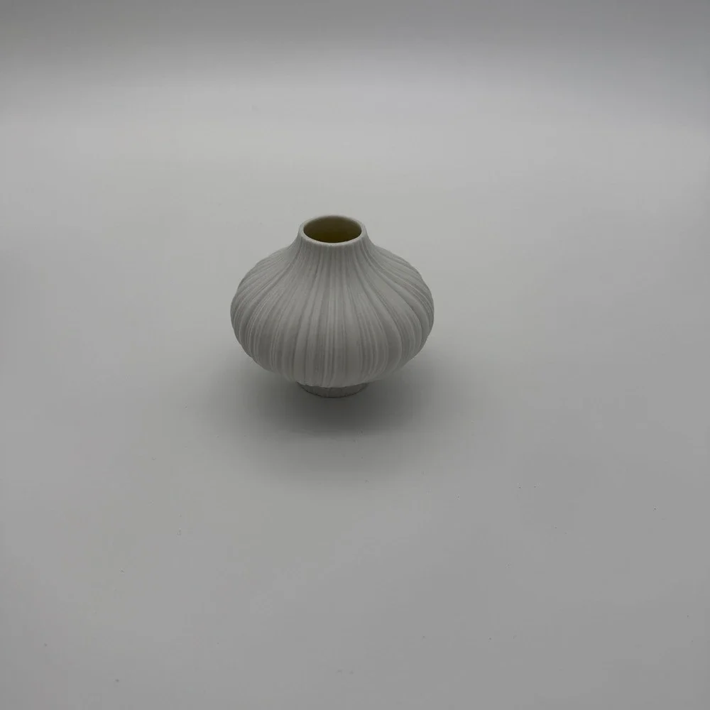 Rosenthal Plissee Mini Vase 8cm Matte White Porcelain 13027-100102-26008 NIB